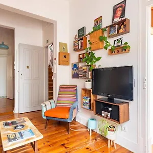 say-what-lisbon-street-art-family-apartment.hotels-lisbon-portugal.com/